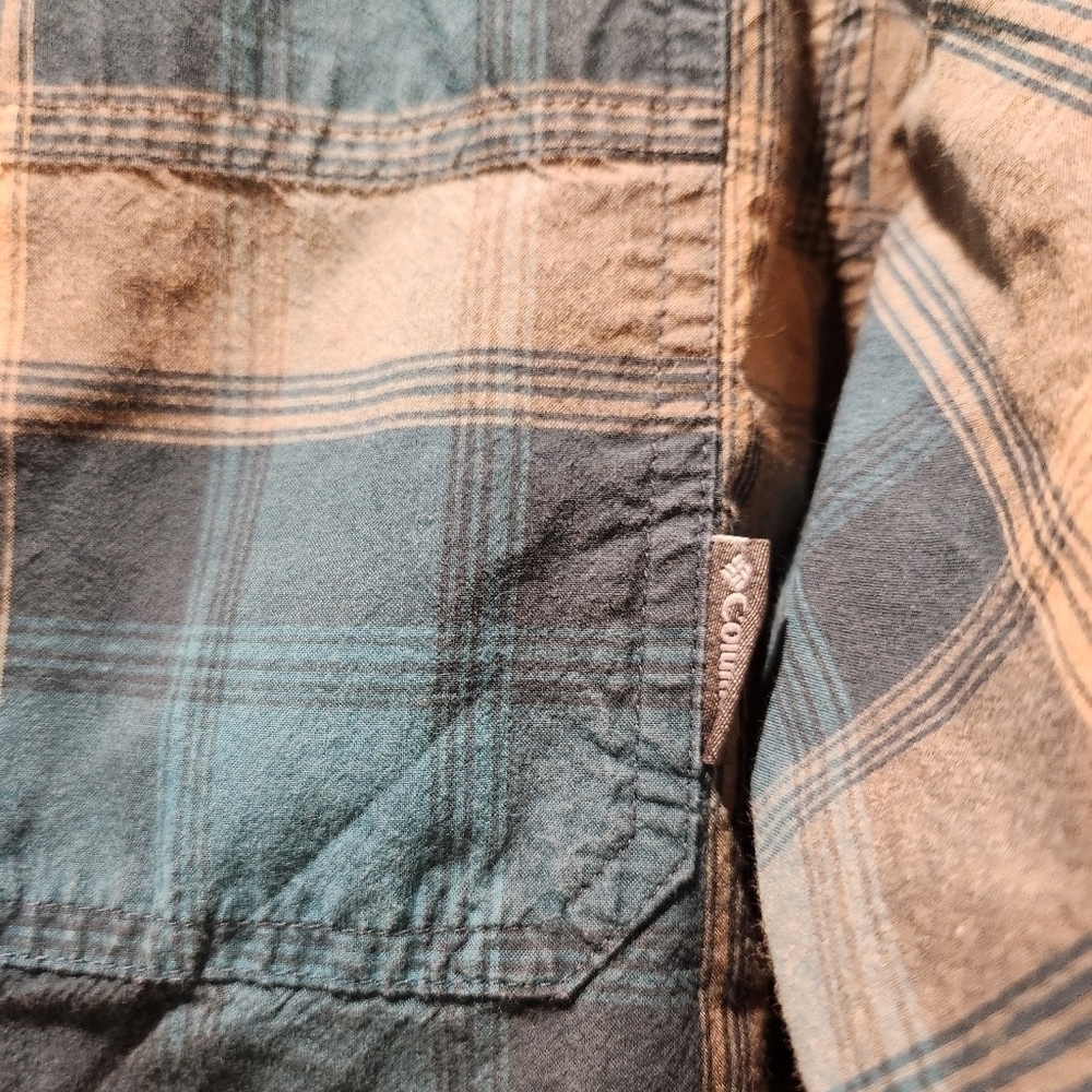 Columbia men's 100% cotton plaid button down - Picture 7 of 9